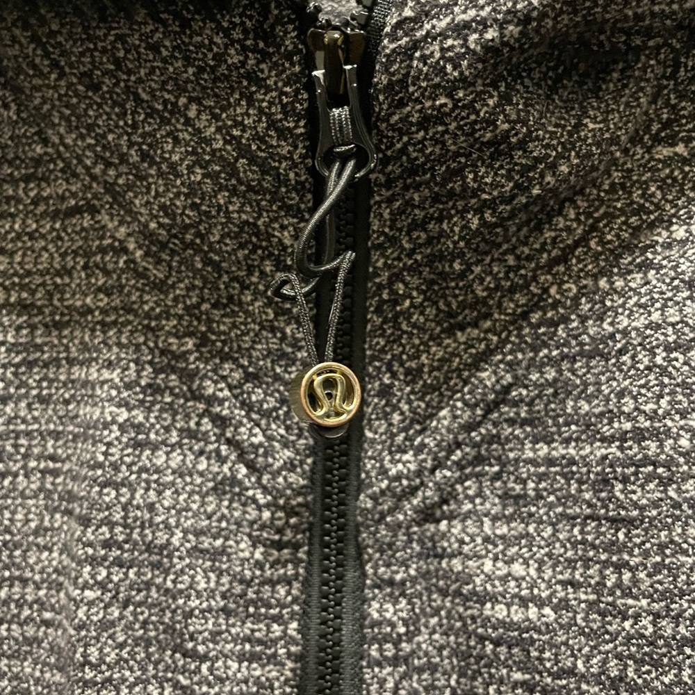 Lululemon Heather Grey Zip Up Size 6 - Picture 2 of 4